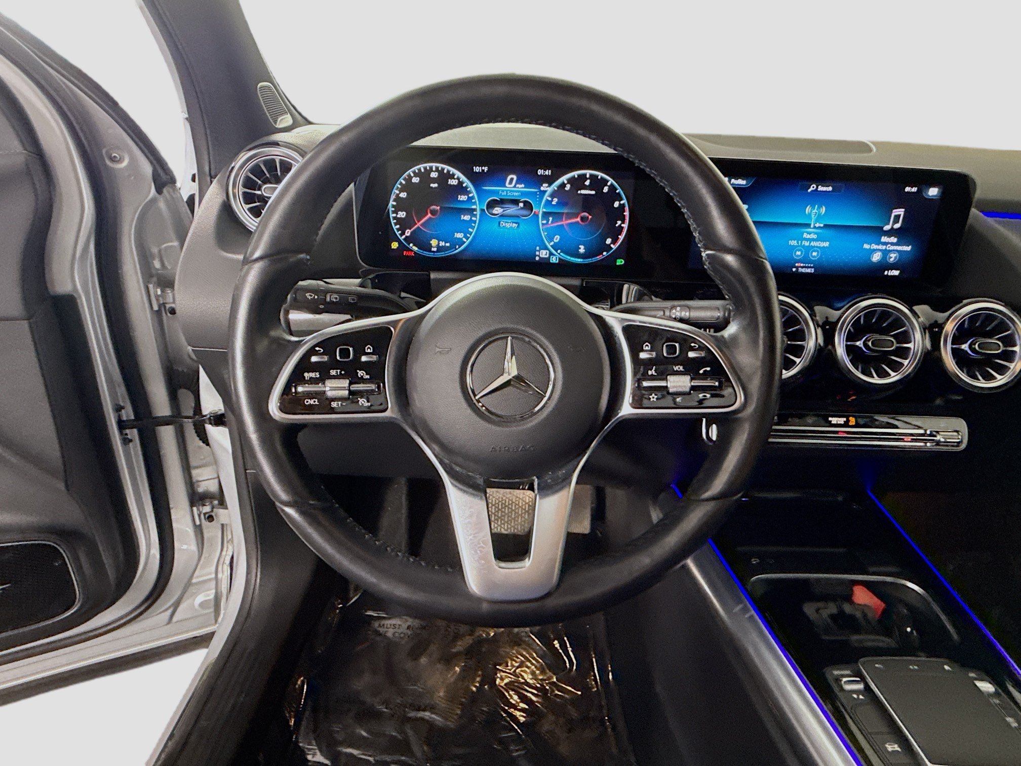 Used 2023 Mercedes-Benz GLA 250 4MATIC w/ Premium Package image 13