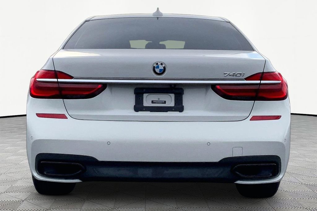 Used 2019 BMW 740i w/ Executive Package image 6