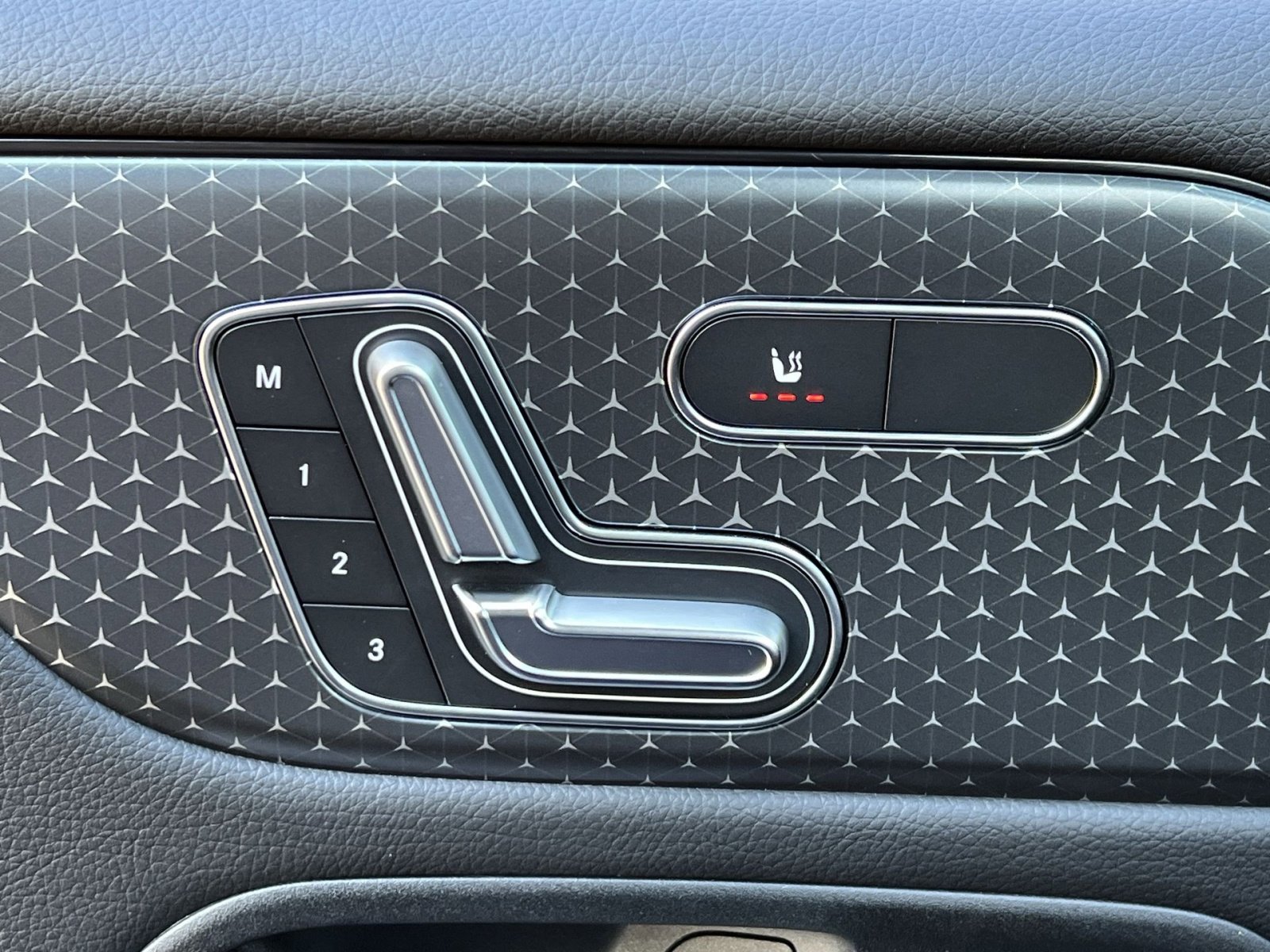 Certified 2026 Mercedes-Benz GLB 250 4MATIC image 33