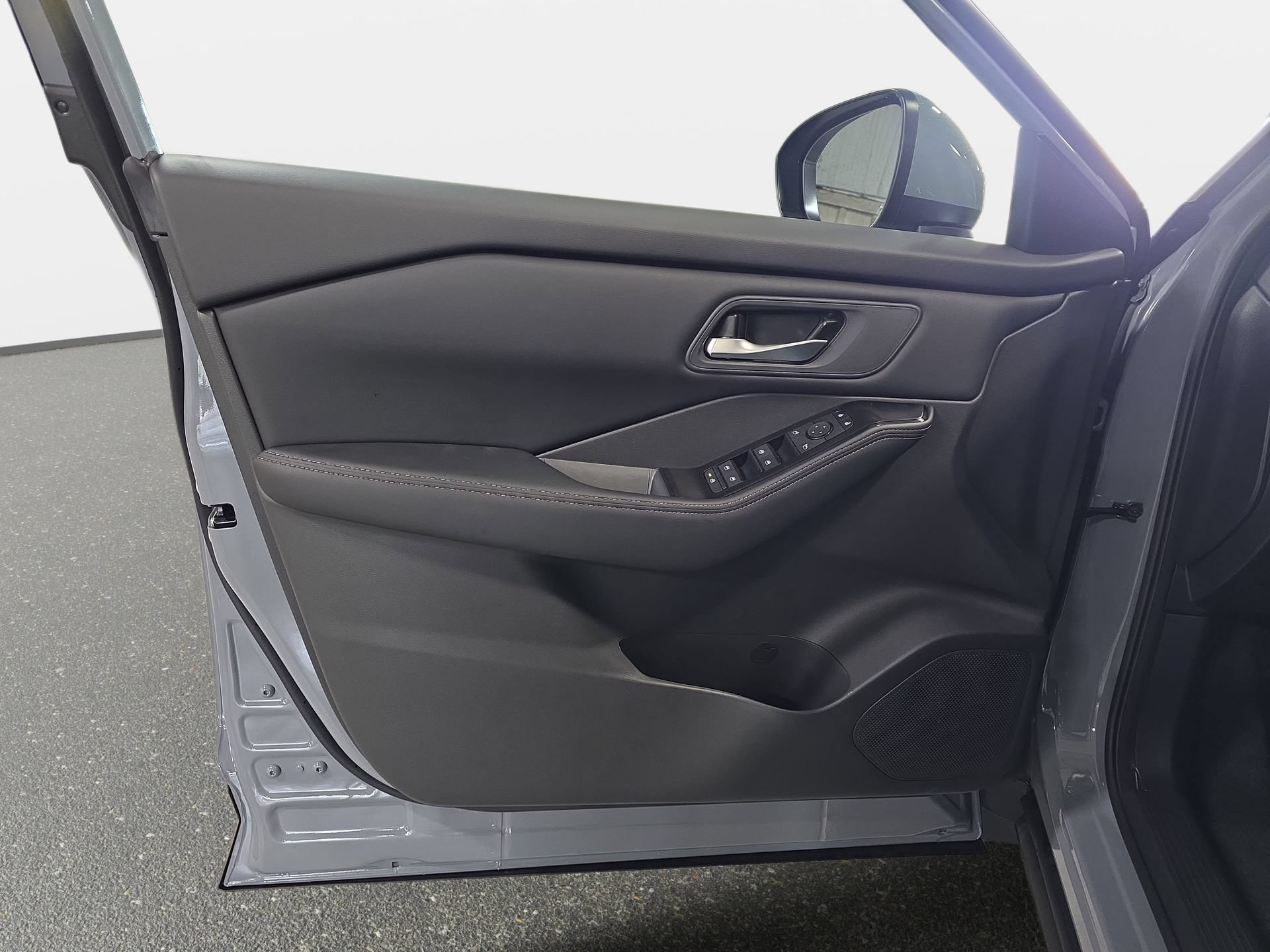 New 2026 Nissan Rogue SV w/ Cold Weather Package FWD image 26