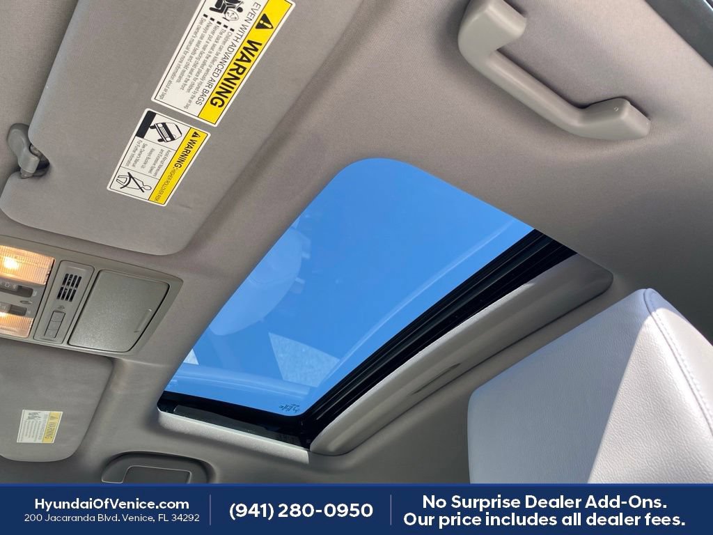 Used 2017 Honda CR-V Touring image 3