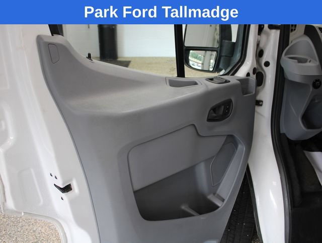 Used 2016 Ford Transit 250 130 Low Roof RWD image 11