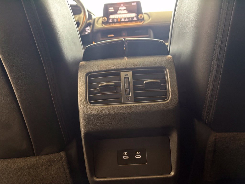Used 2024 Nissan Rogue SV w/ SV Premium Package FWD image 33