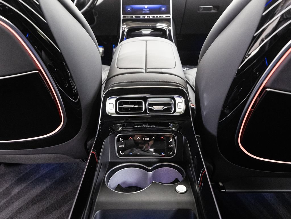 Certified 2024 Mercedes-Benz Maybach S 580 4MATIC image 32