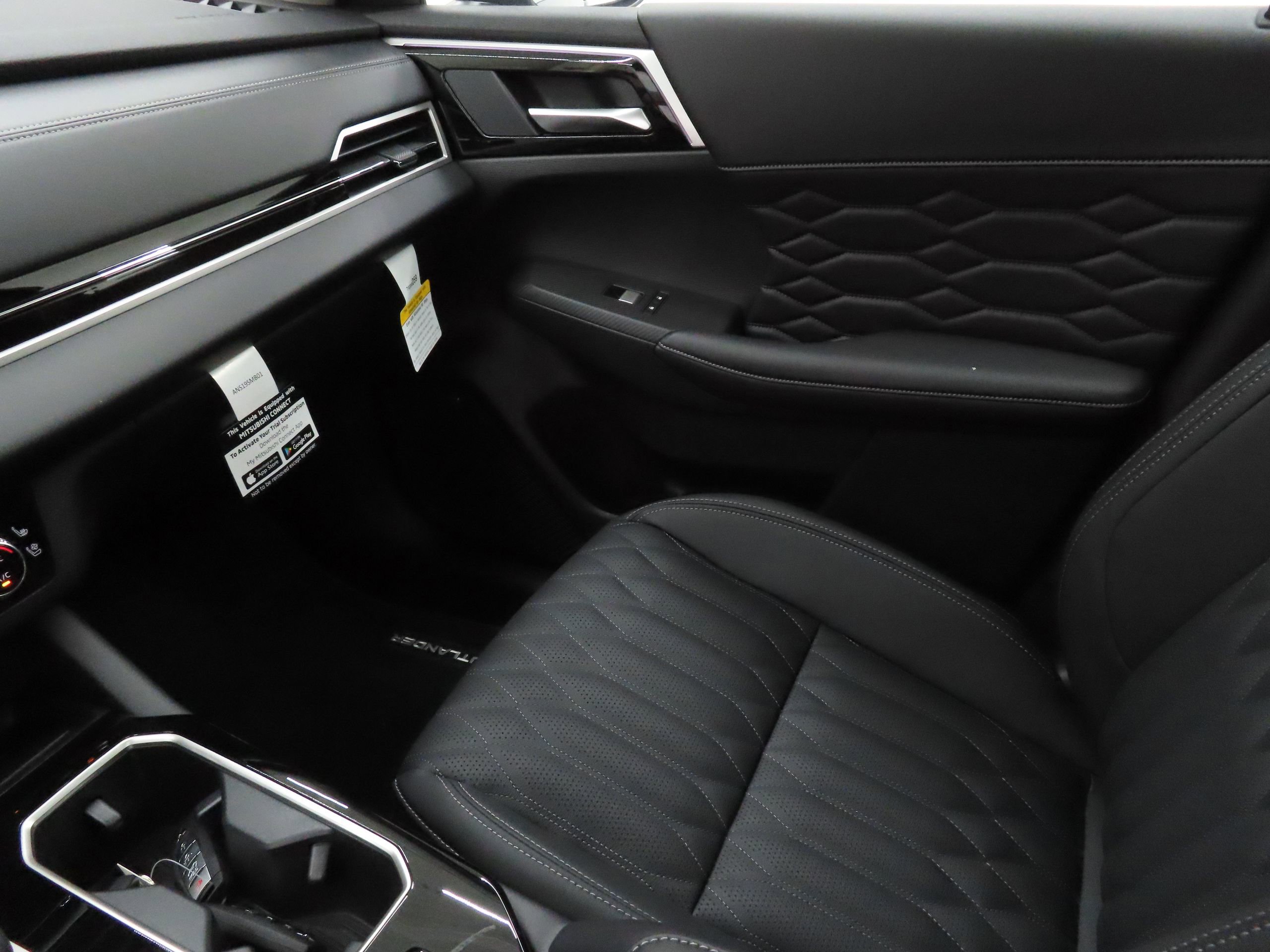 New 2026 Mitsubishi Outlander SEL image 18