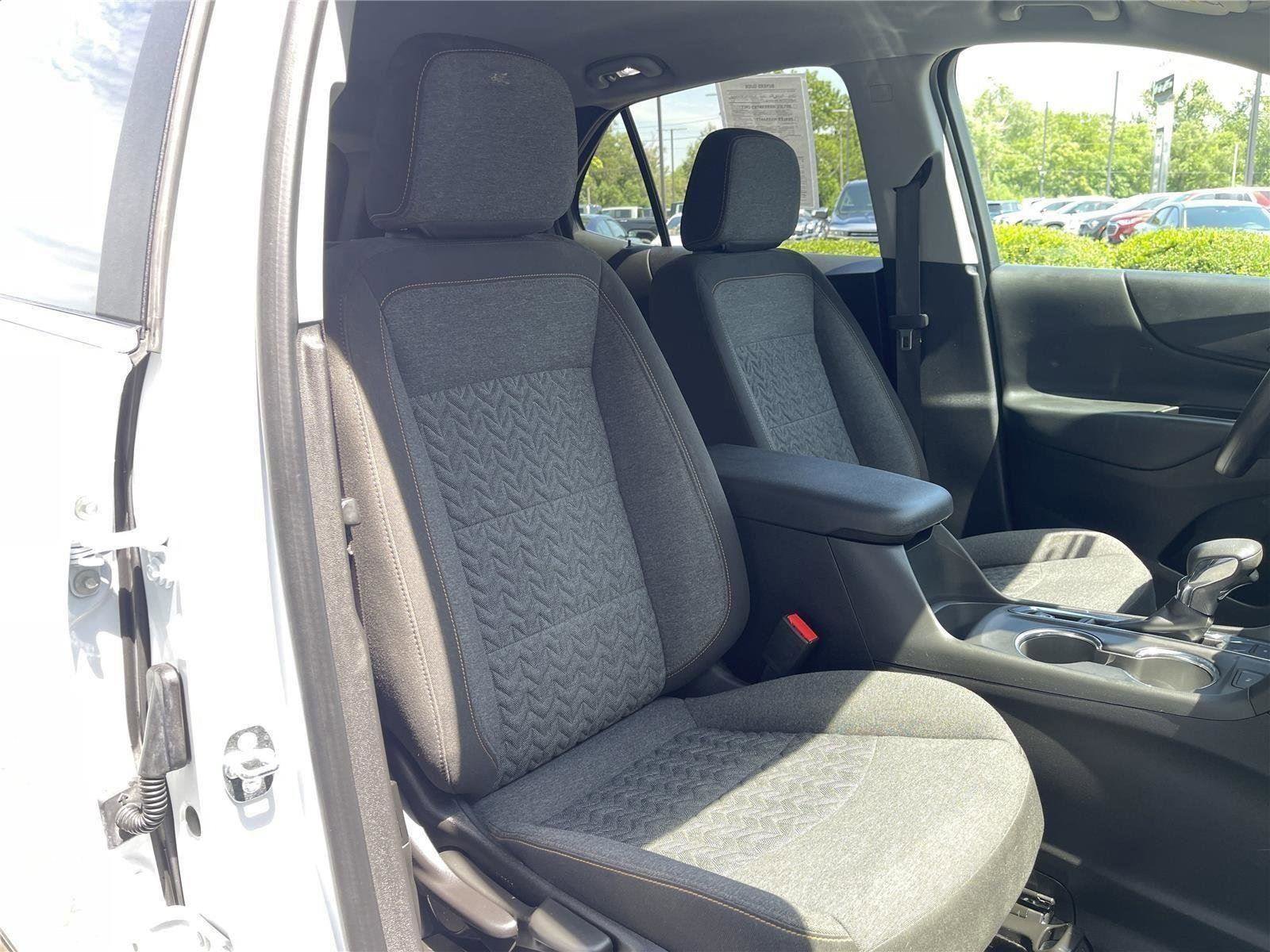 Used 2023 Chevrolet Equinox LT image 32