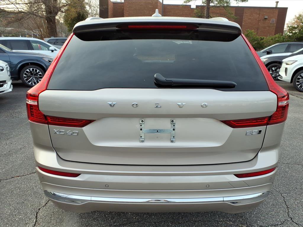 Certified 2023 Volvo XC60 B5 Plus w/ Climate Package image 4