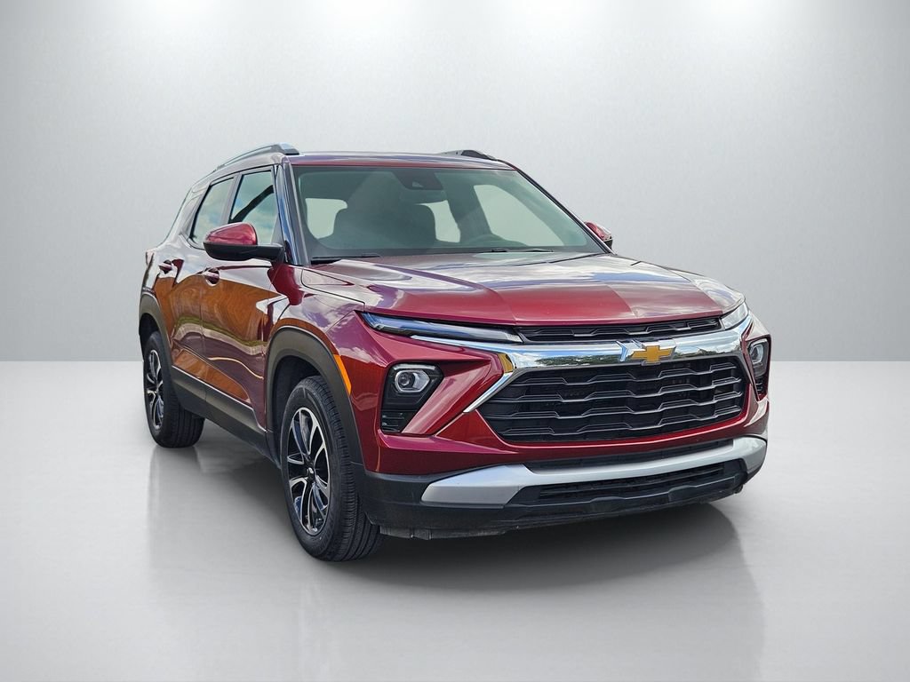 Used 2025 Chevrolet TrailBlazer LT FWD image 3