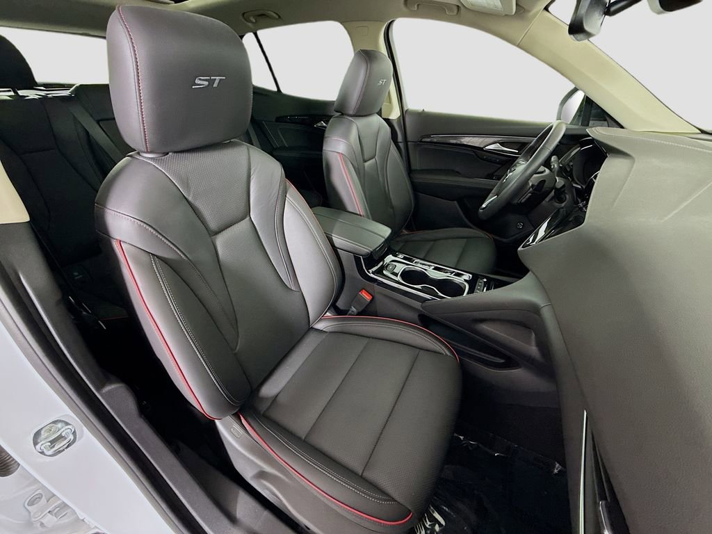 Used 2023 Buick Envision Essence w/ Sport Touring Package image 27