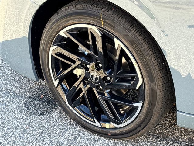 New 2026 Nissan Sentra SR w/ SR Premium Package FWD image 23