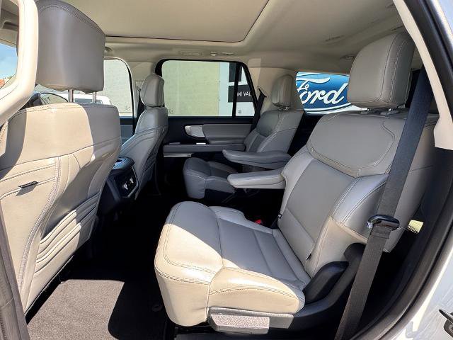Certified 2025 Ford Expedition Active AWD/4WD image 23