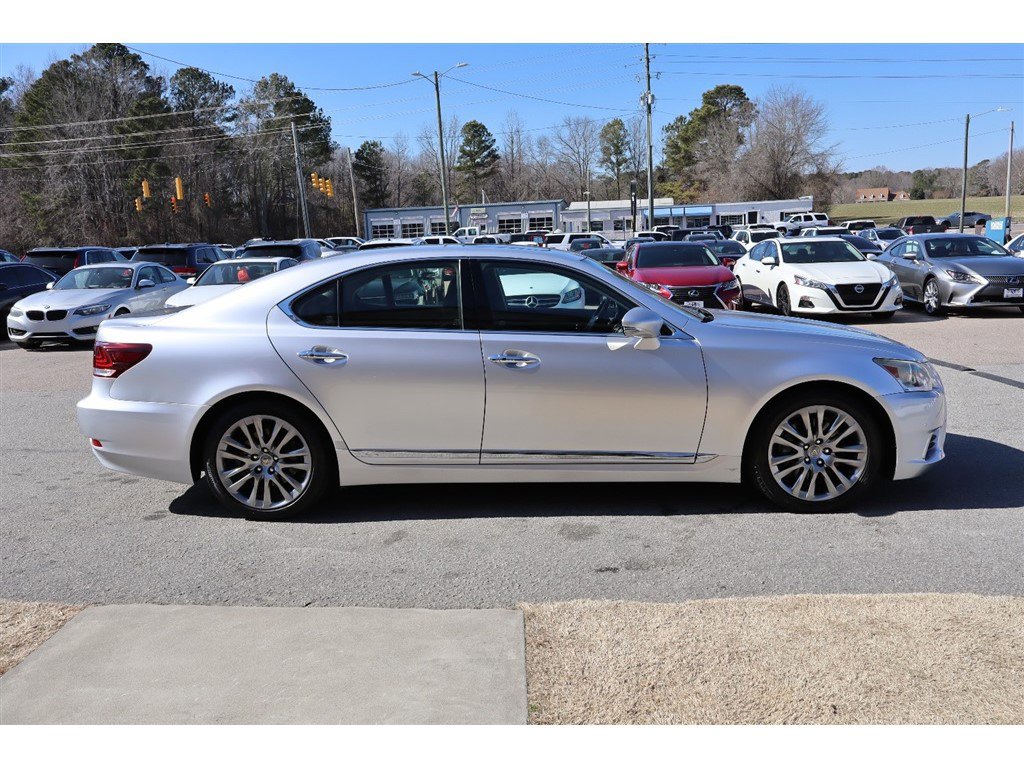 Used 2013 Lexus LS 460 AWD w/ Comfort Pkg image 6