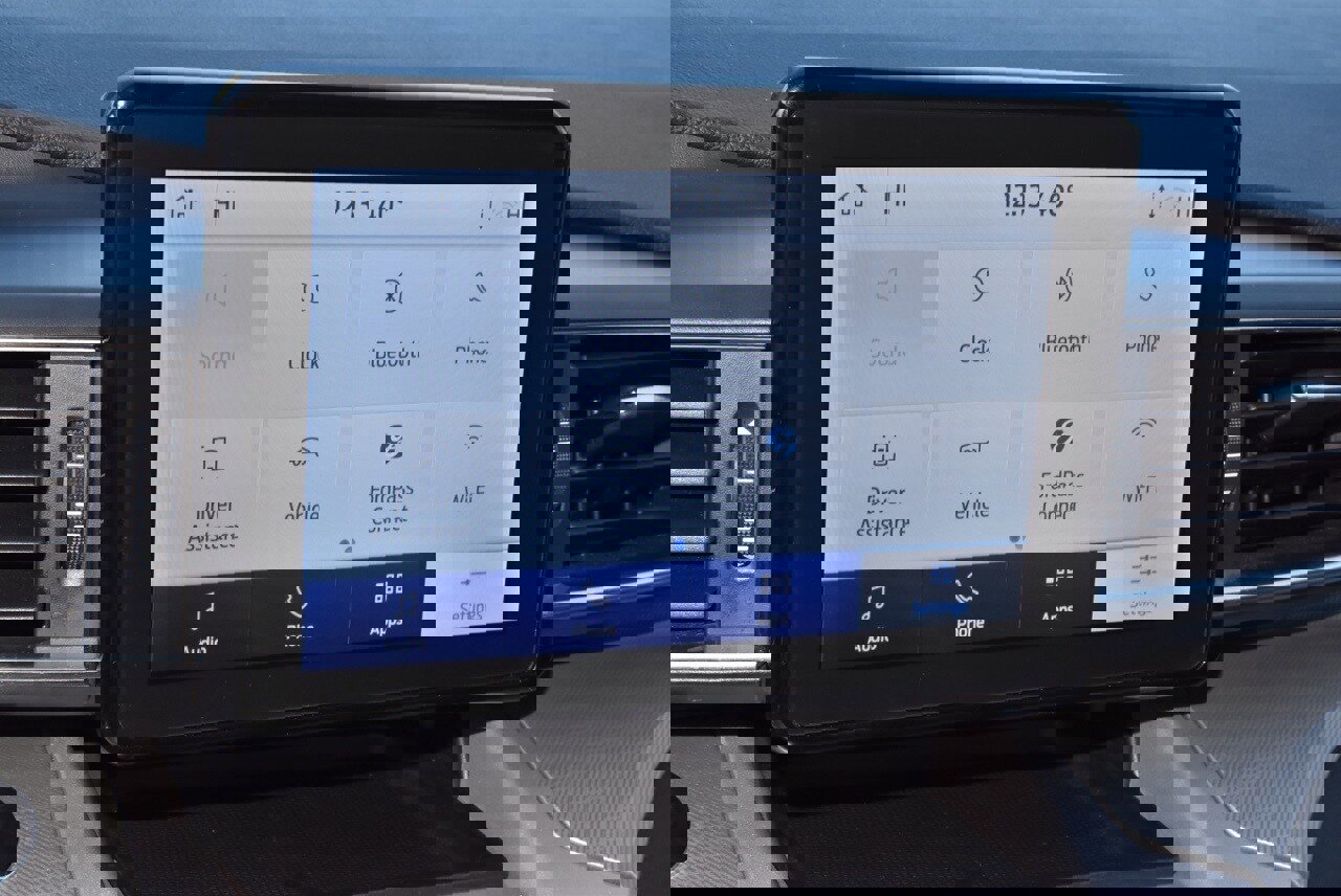 Used 2023 Ford Explorer XLT w/ Equipment Group 202A image 28