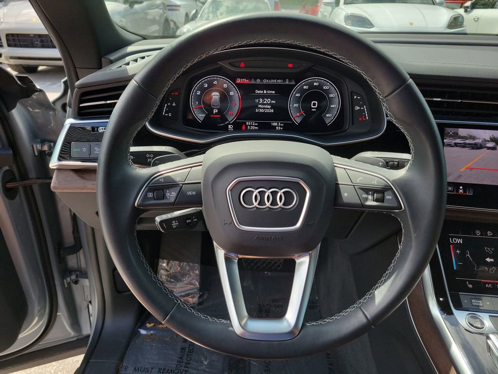 Used 2024 Audi Q8 Premium image 33