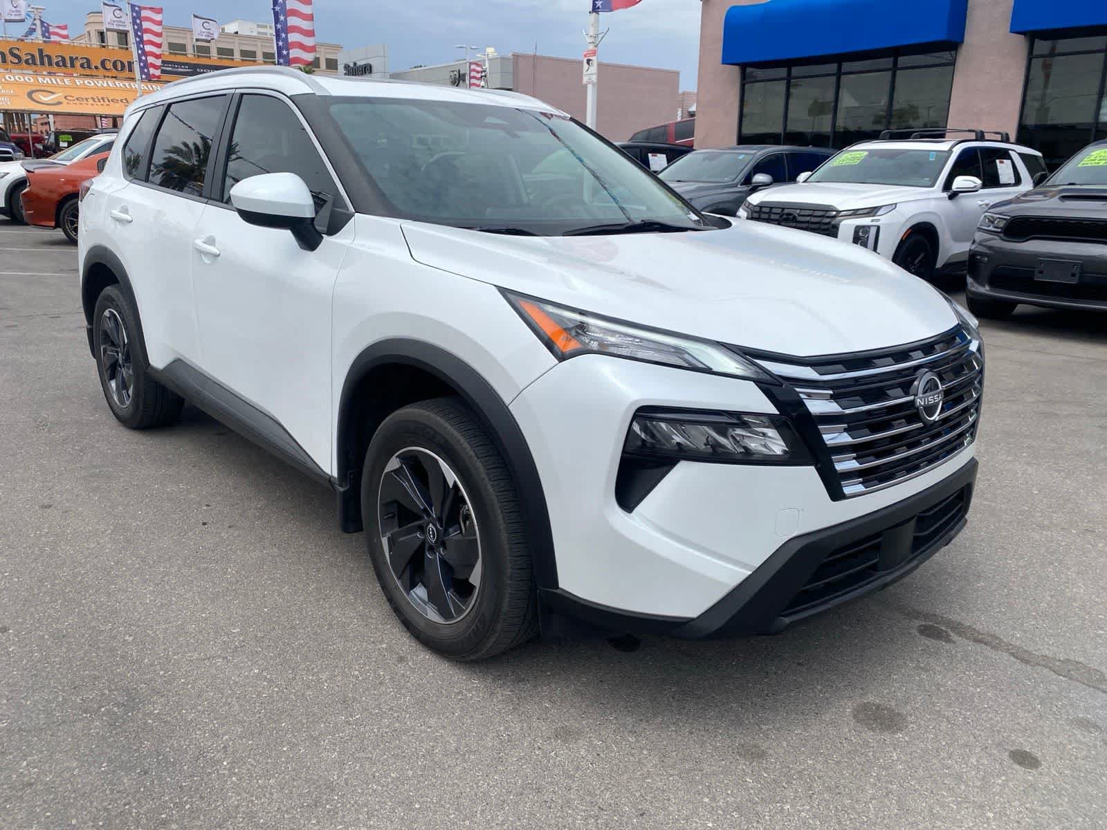 Used 2024 Nissan Rogue SV w/ SV Premium Package AWD/4WD image 4