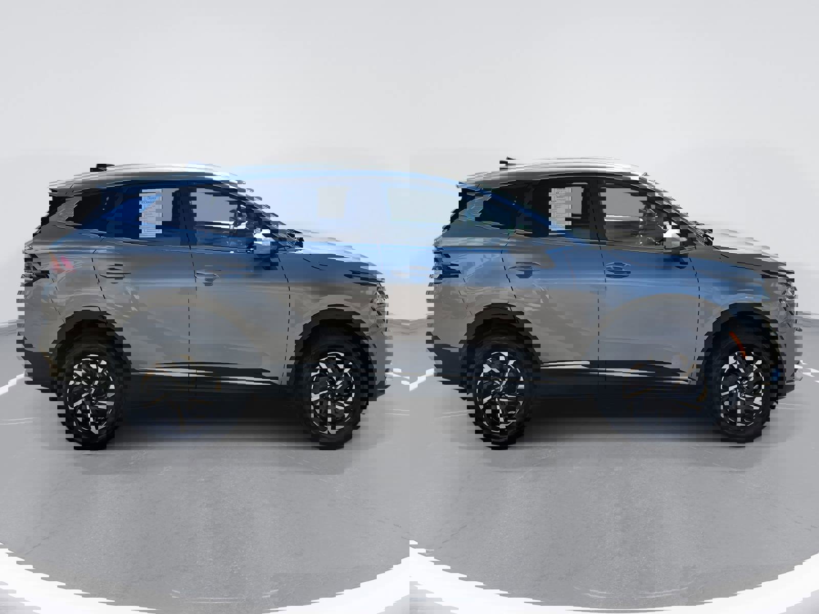 Used 2025 Kia Sportage LX image 4