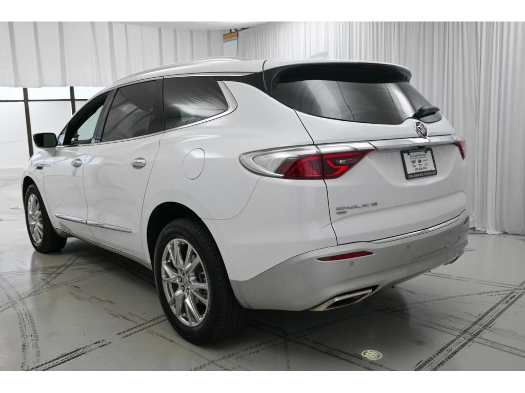 Used 2024 Buick Enclave Essence w/ Experience Buick Package image 5