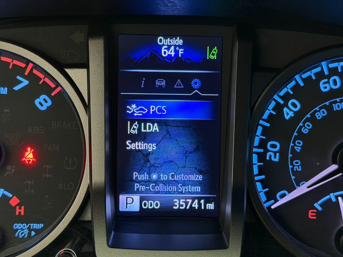 Used 2020 Toyota Tacoma TRD Off-Road AWD/4WD image 12