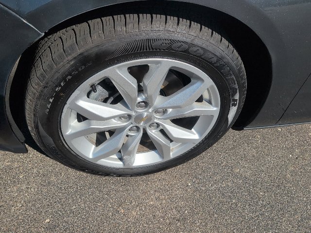 Used 2019 Chevrolet Impala LT FWD image 15