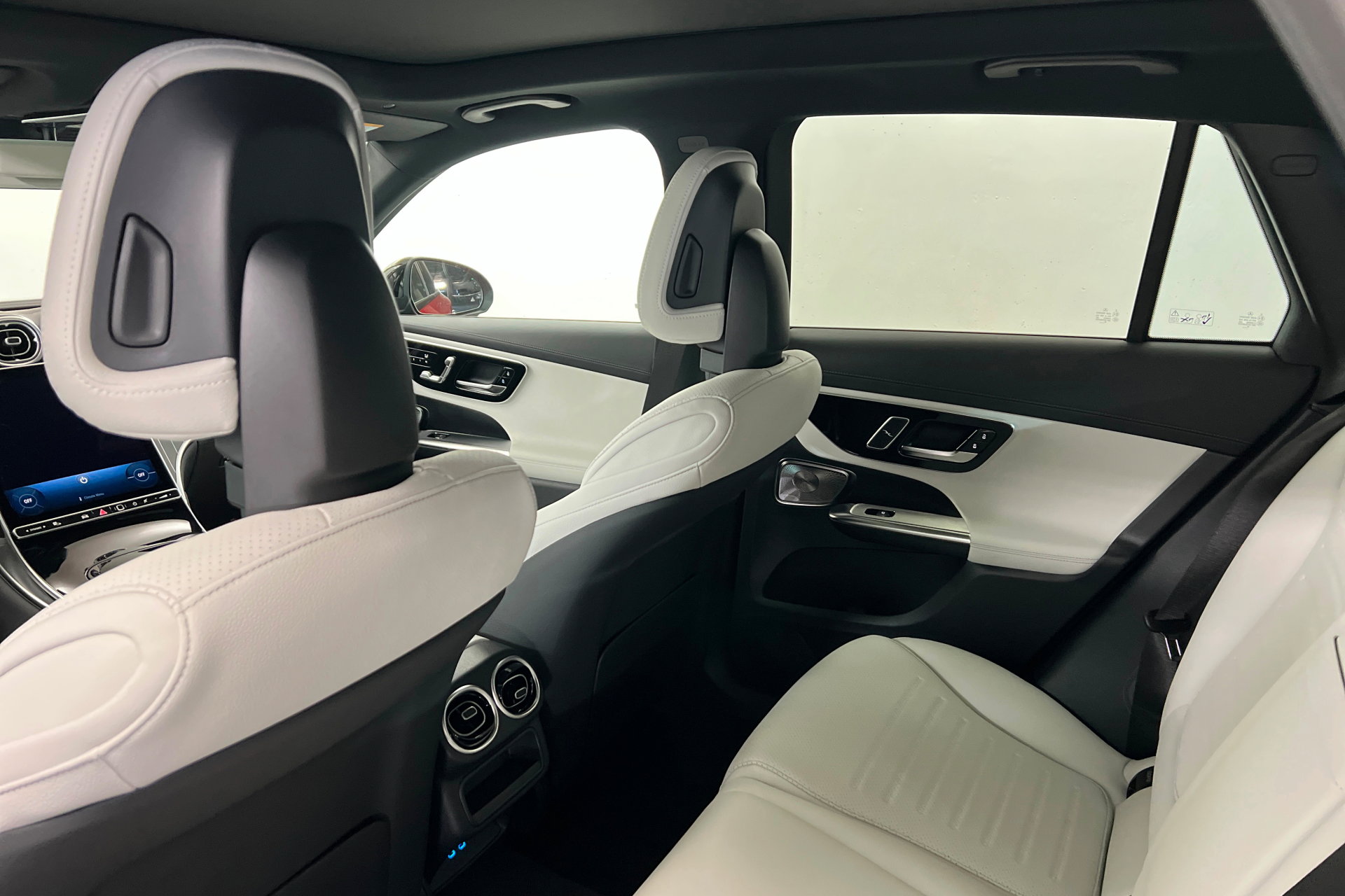 New 2026 Mercedes-Benz GLC 300 4MATIC image 19