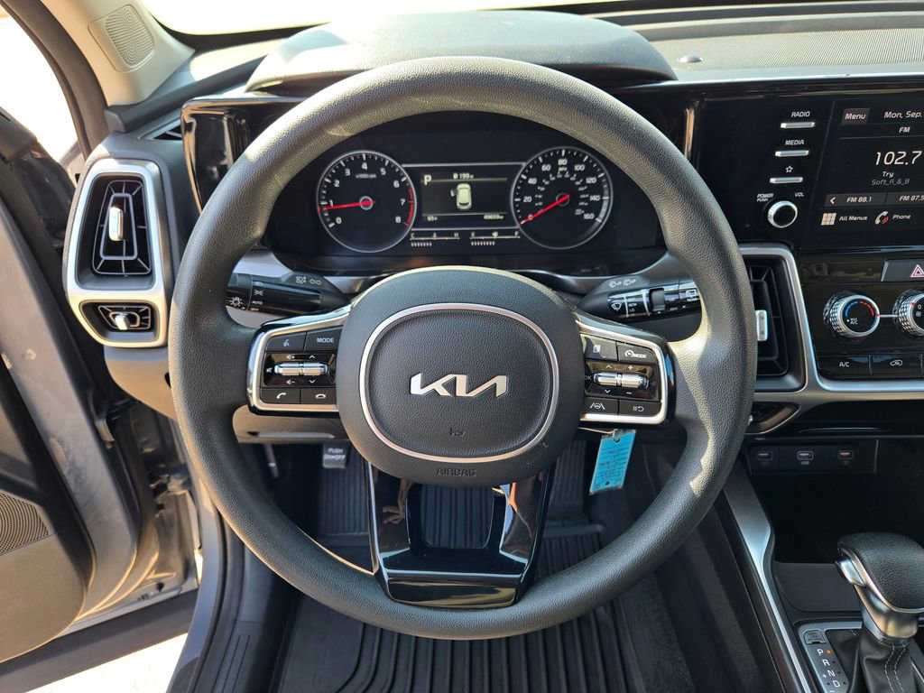 Used 2023 Kia Sorento LX image 39