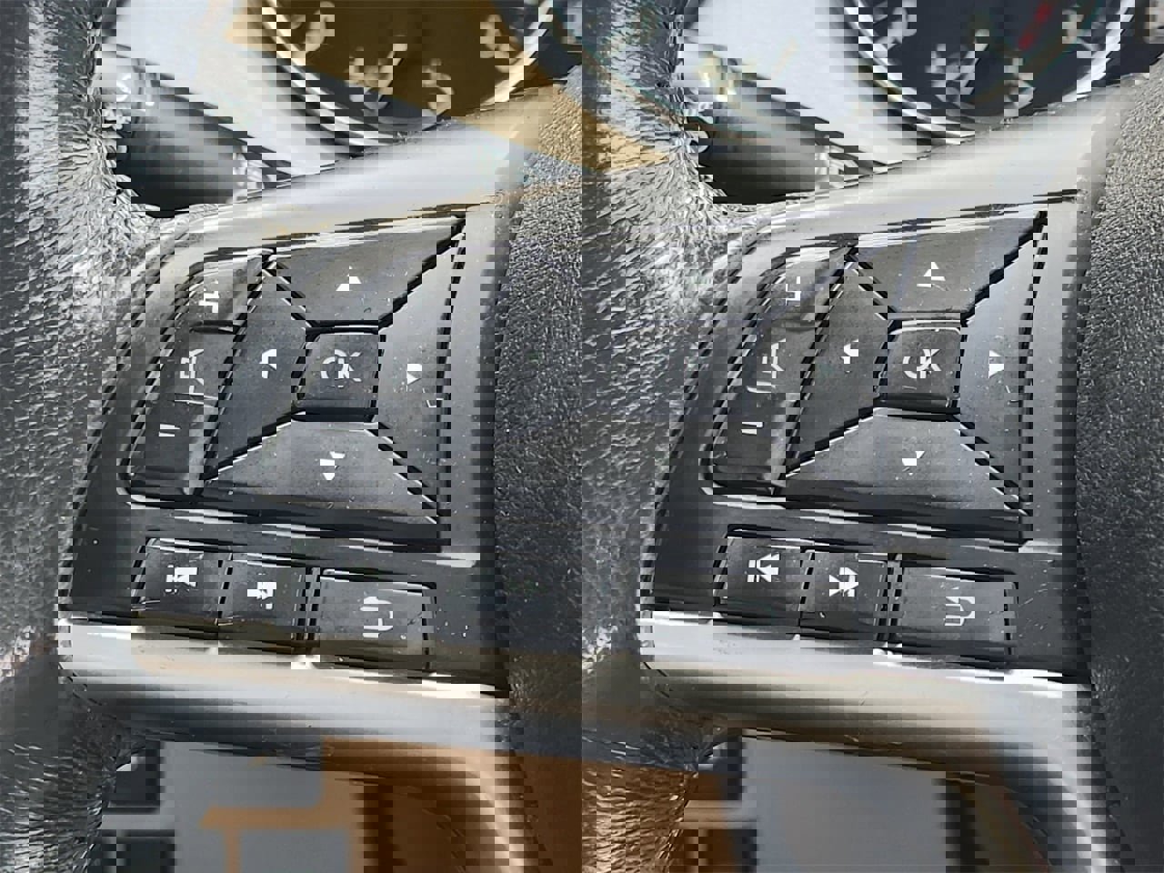 Used 2018 Nissan Rogue SV image 26