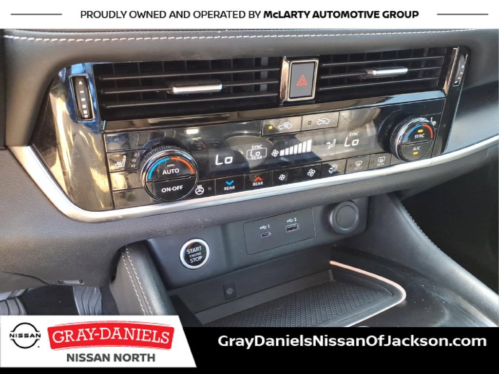 Used 2023 Nissan Rogue Platinum w/ Platinum Premium Package FWD image 18