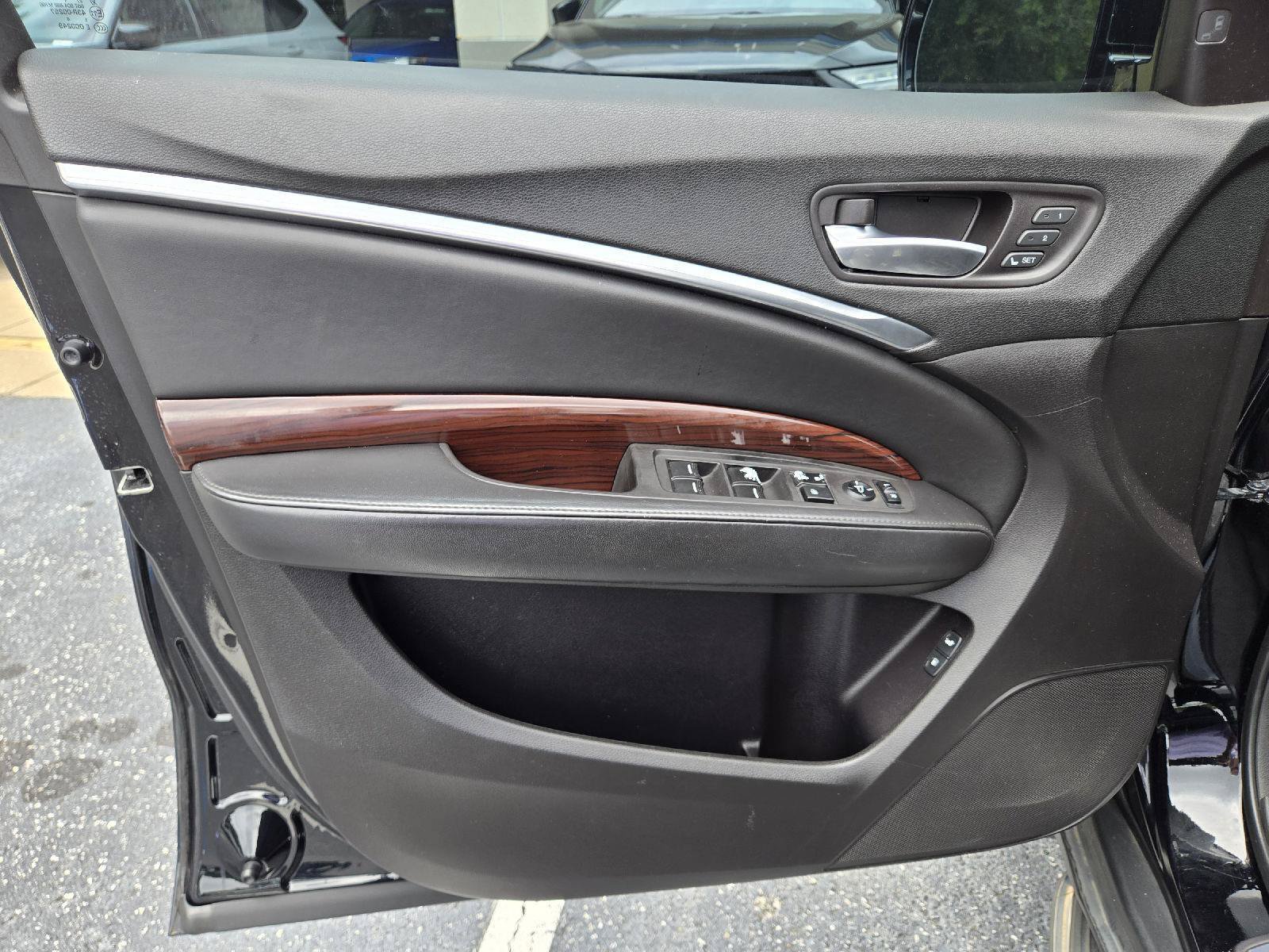 Used 2015 Acura MDX w/ Advance & Entertainment Pac FWD image 12