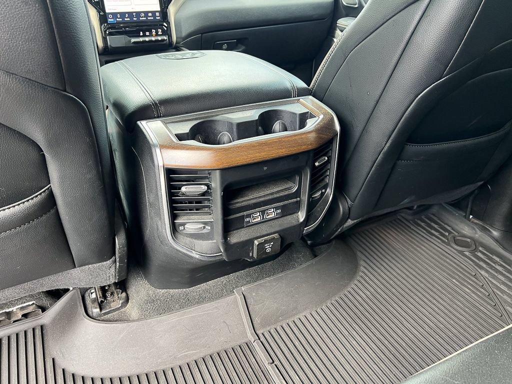 Used 2022 RAM 1500 Laramie AWD/4WD image 30