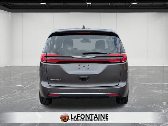 Used 2023 Chrysler Pacifica Touring-L image 6