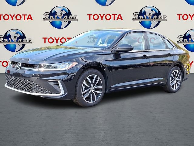Used 2025 Volkswagen Jetta SE image 3