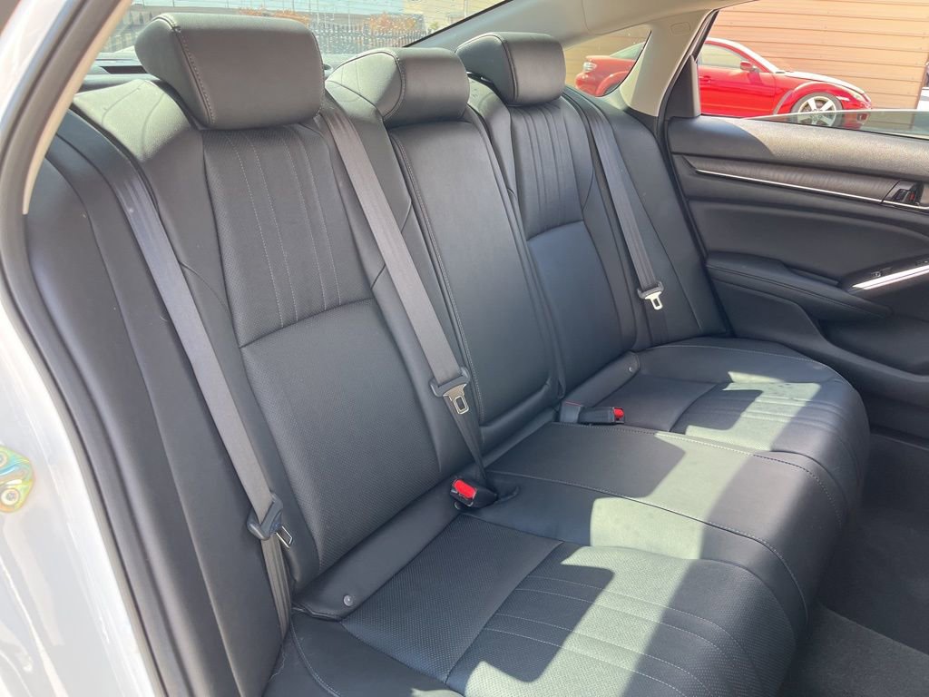 Used 2020 Honda Accord Touring image 28
