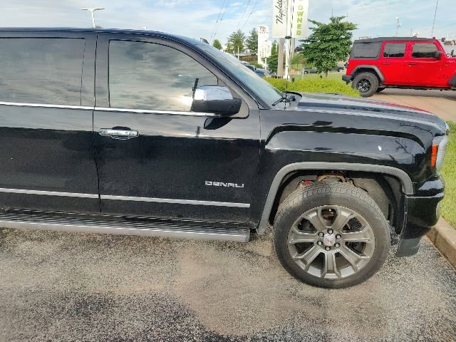 Used 2016 GMC Sierra 1500 Denali w/ Enhanced Driver Alert Package AWD/4WD image 21