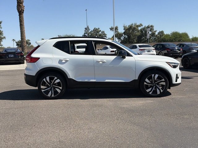 Certified 2023 Volvo XC40 B4 Ultimate w/ Climate Package FWD image 5