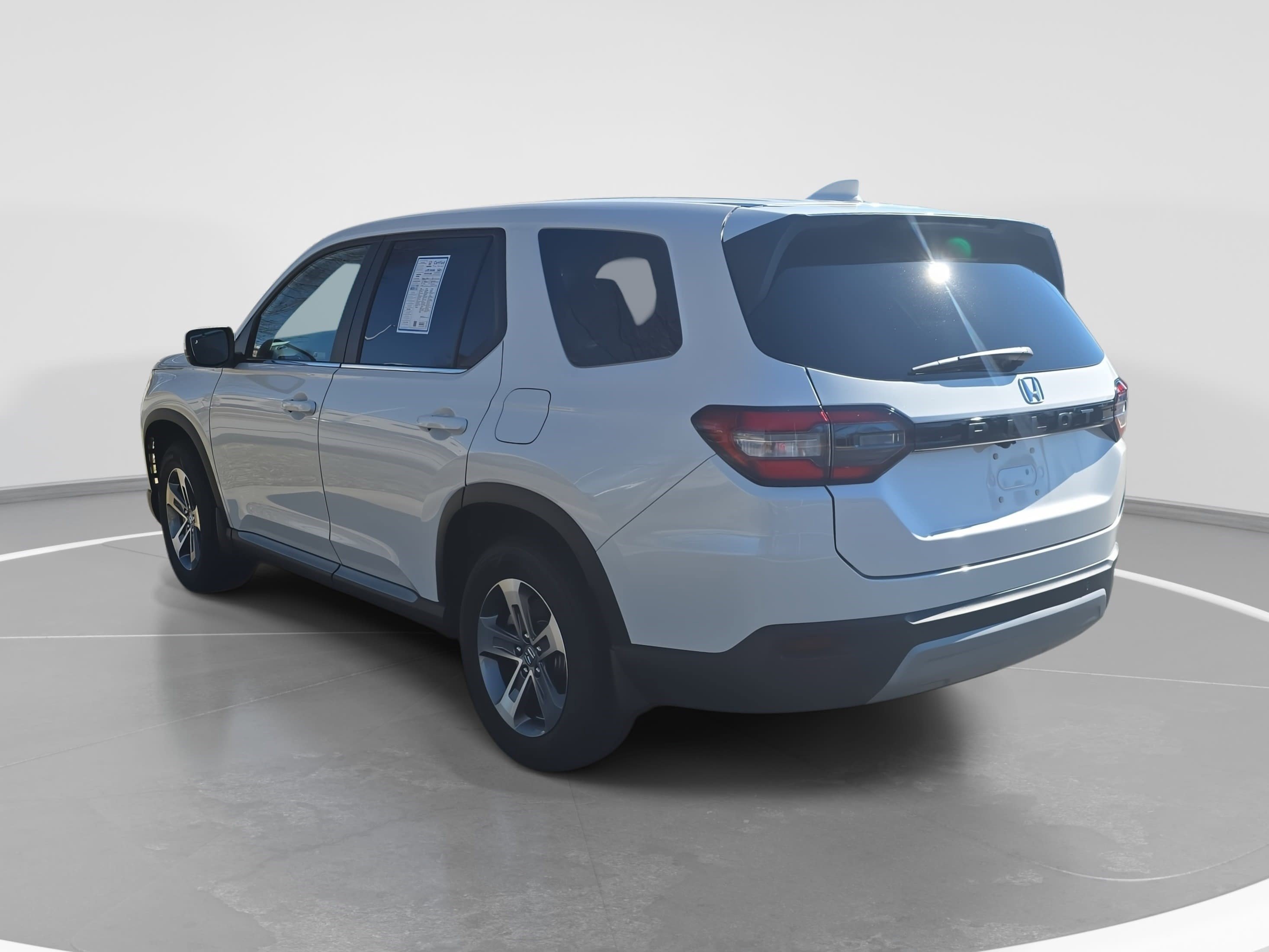 Used 2025 Honda Pilot EX-L image 7