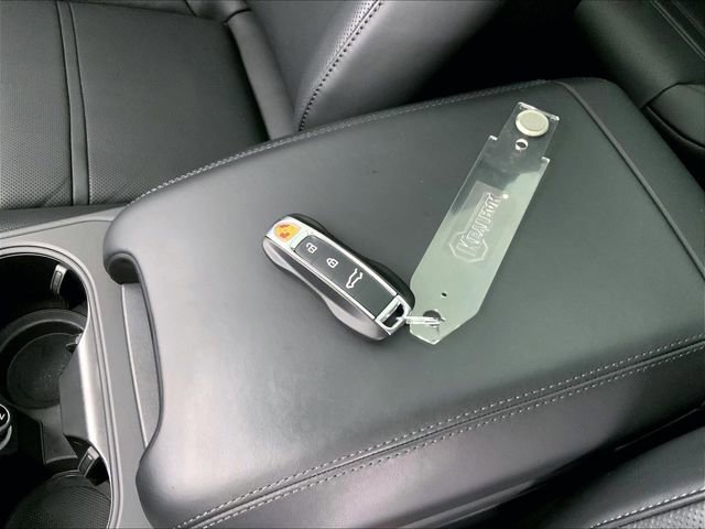 Used 2025 Porsche Cayenne S AWD/4WD image 20