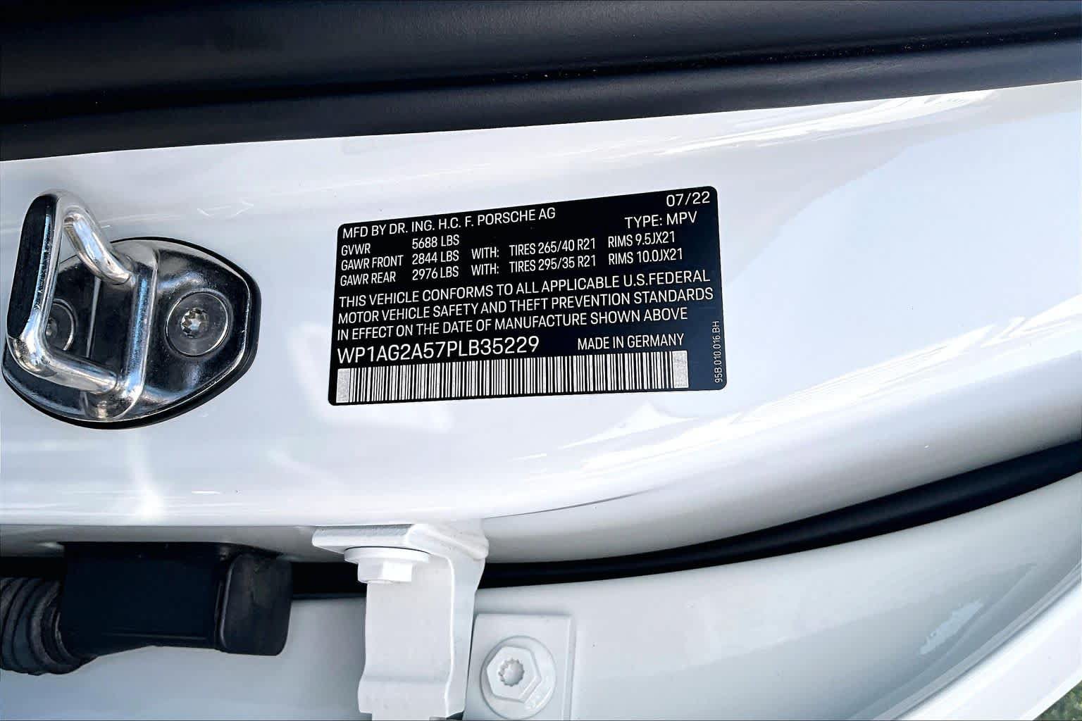 Used 2023 Porsche Macan S AWD/4WD image 38