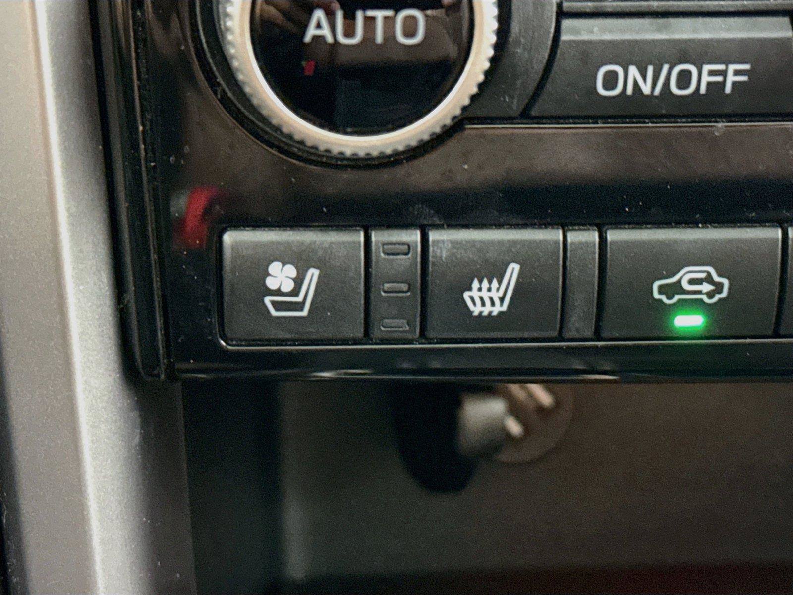 Used 2022 Subaru Ascent Touring AWD/4WD image 8