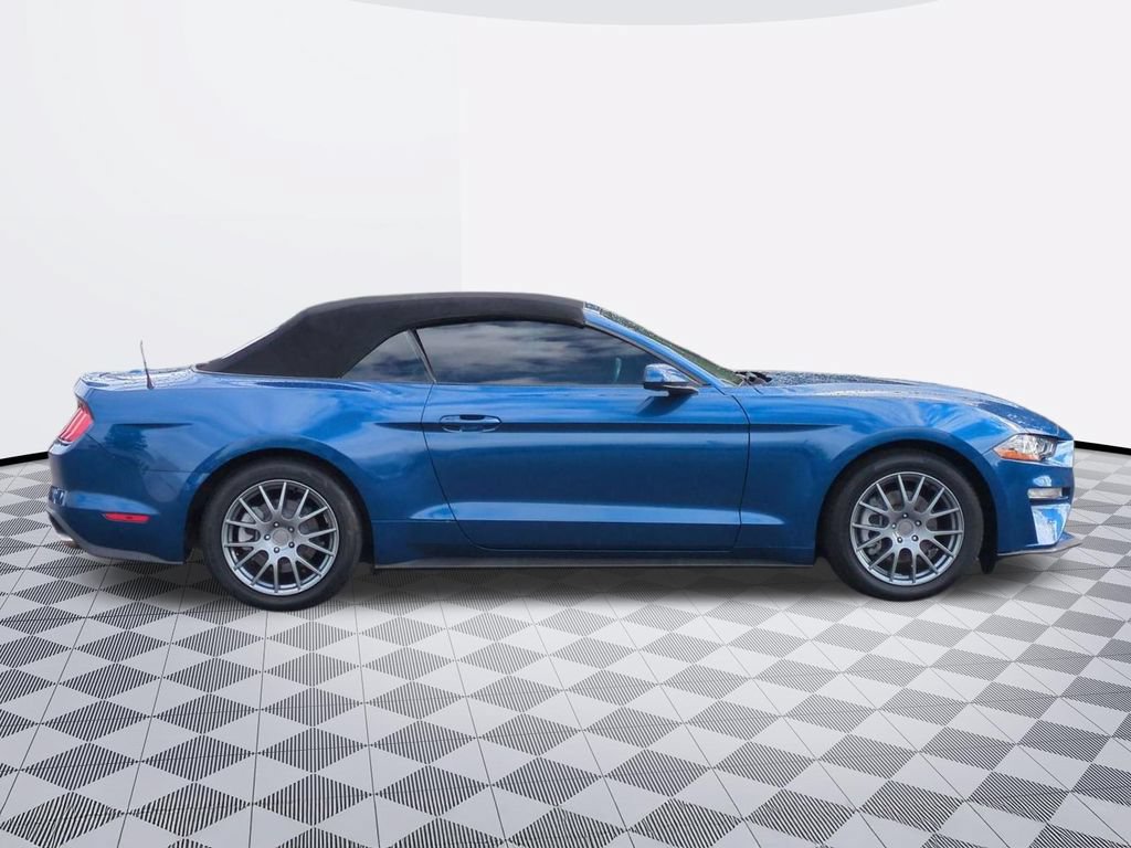 Used 2022 Ford Mustang Premium RWD image 7