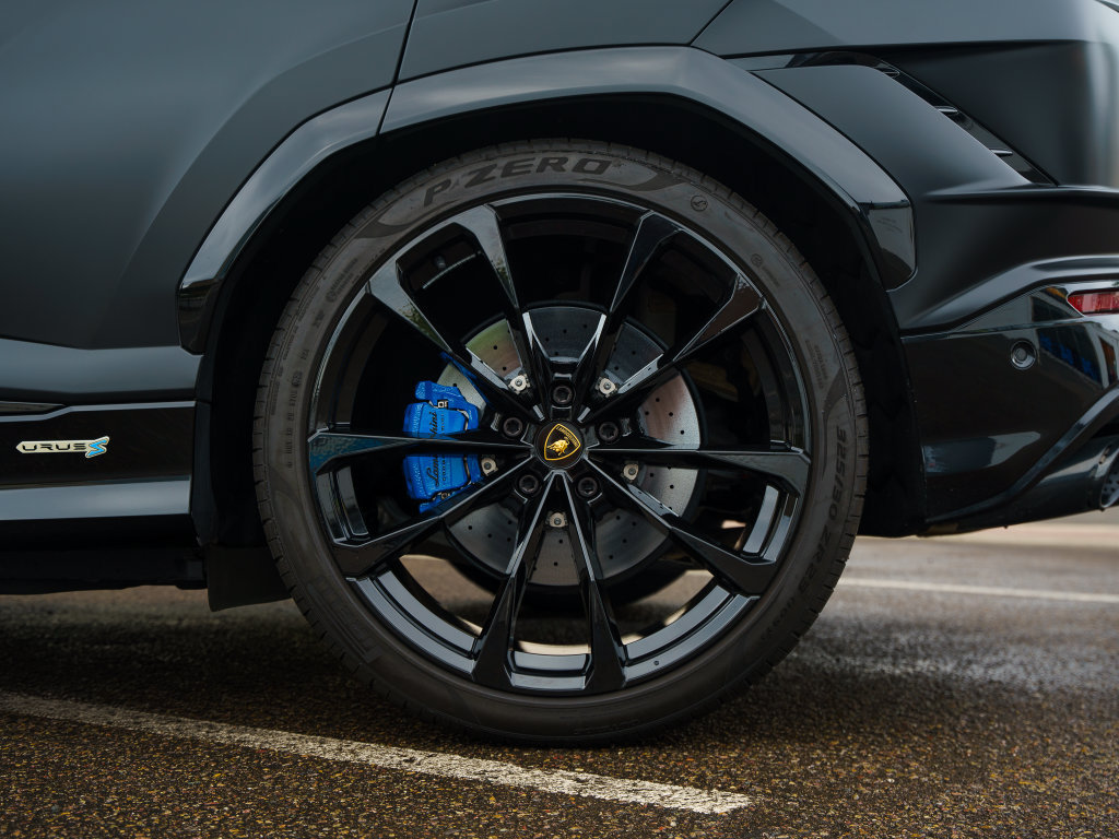 Used 2024 Lamborghini Urus S AWD/4WD image 9