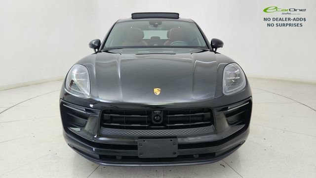 Used 2024 Porsche Macan AWD/4WD image 2