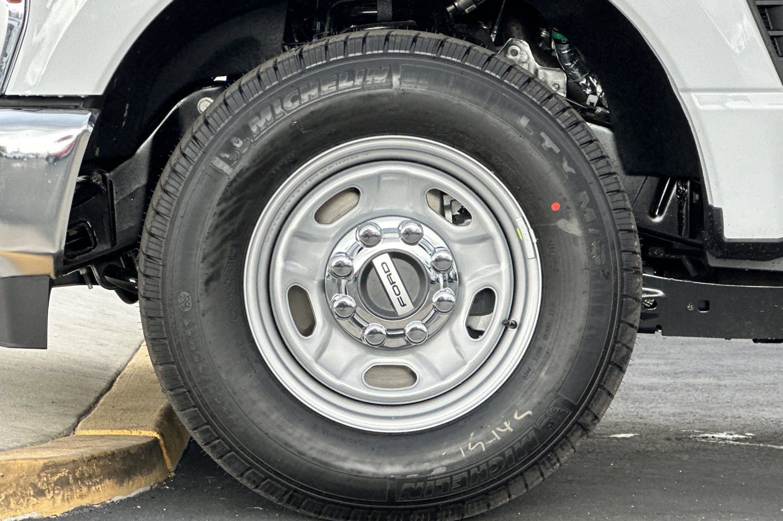 New 2026 Ford F250 XL w/ XL Chrome Package image 21