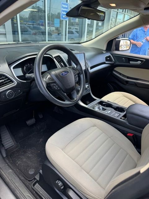 Certified 2021 Ford Edge SE image 10
