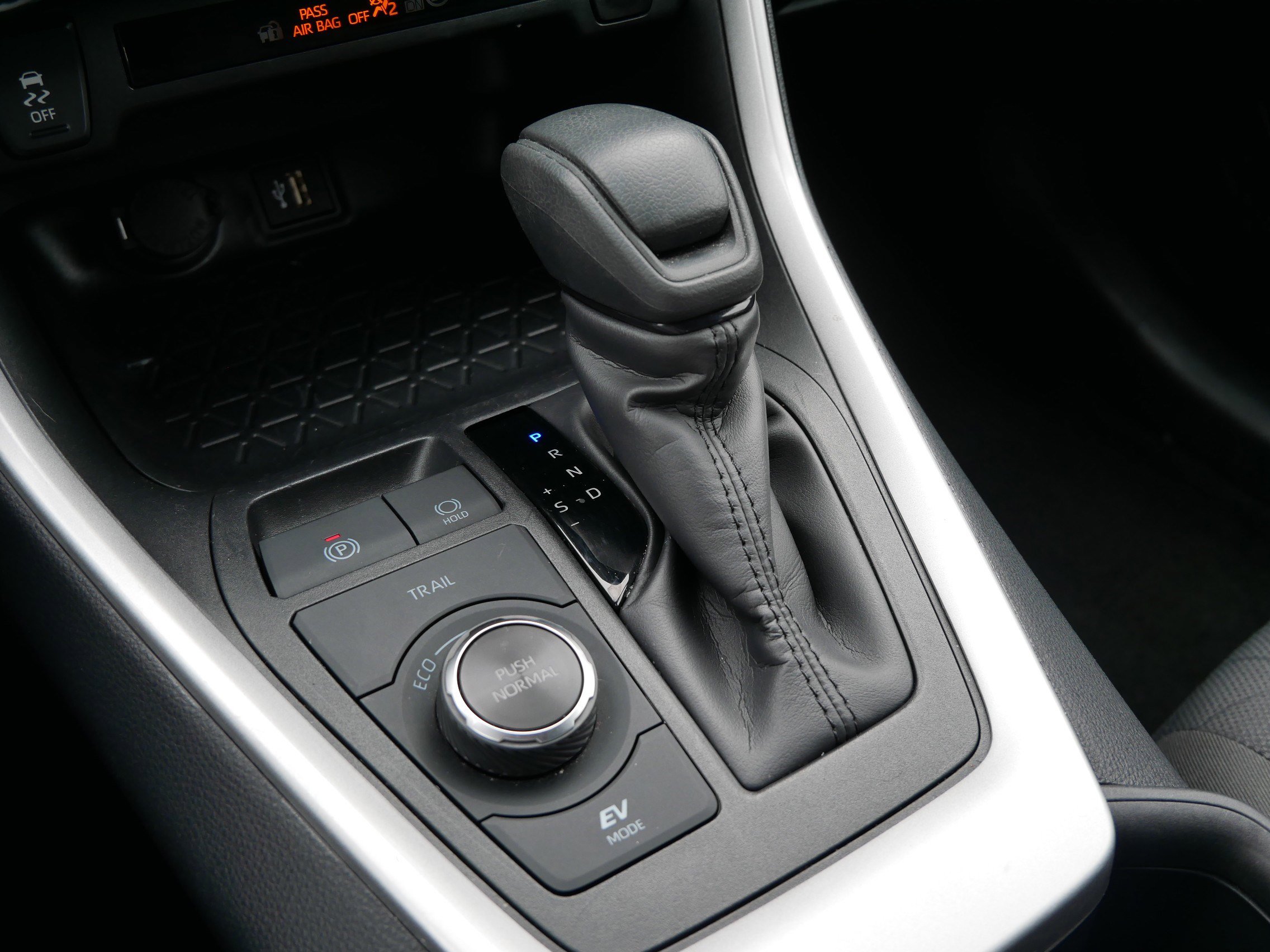 Certified 2025 Toyota RAV4 XLE image 24