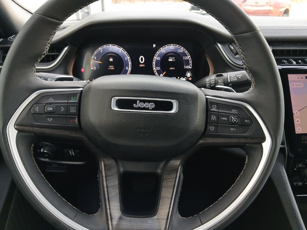 Used 2024 Jeep Grand Cherokee L Limited w/ Luxury Tech Group II image 16