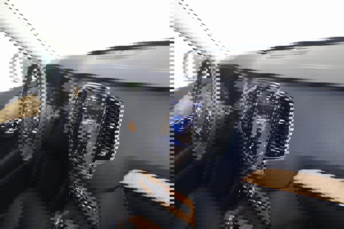 Used 2024 Volvo XC90 B5 Plus image 44