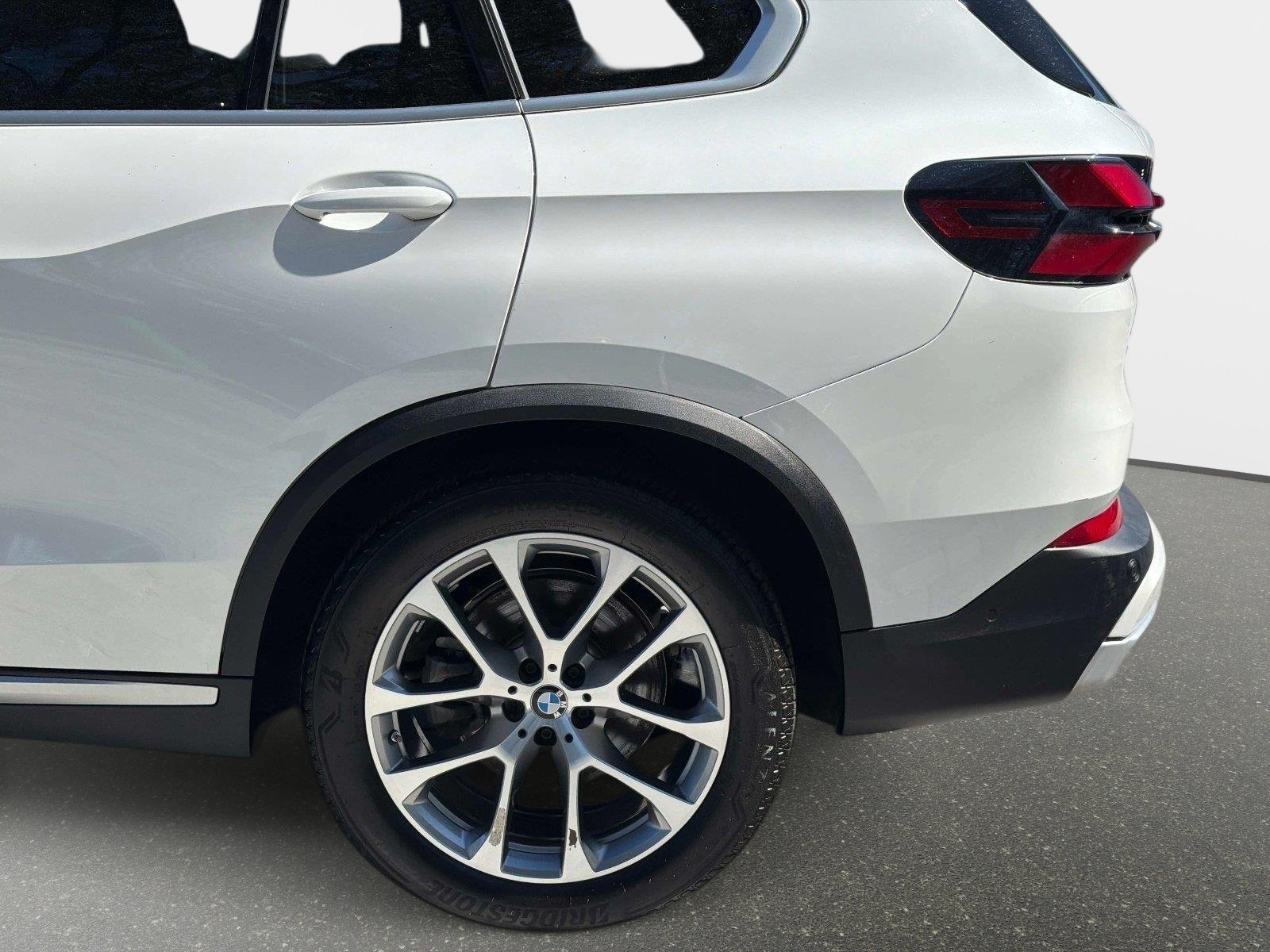 Used 2025 BMW X5 xDrive40i AWD/4WD image 17