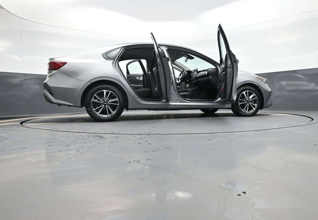 Certified 2024 Kia Forte LXS w/ LXS Technology Package image 46