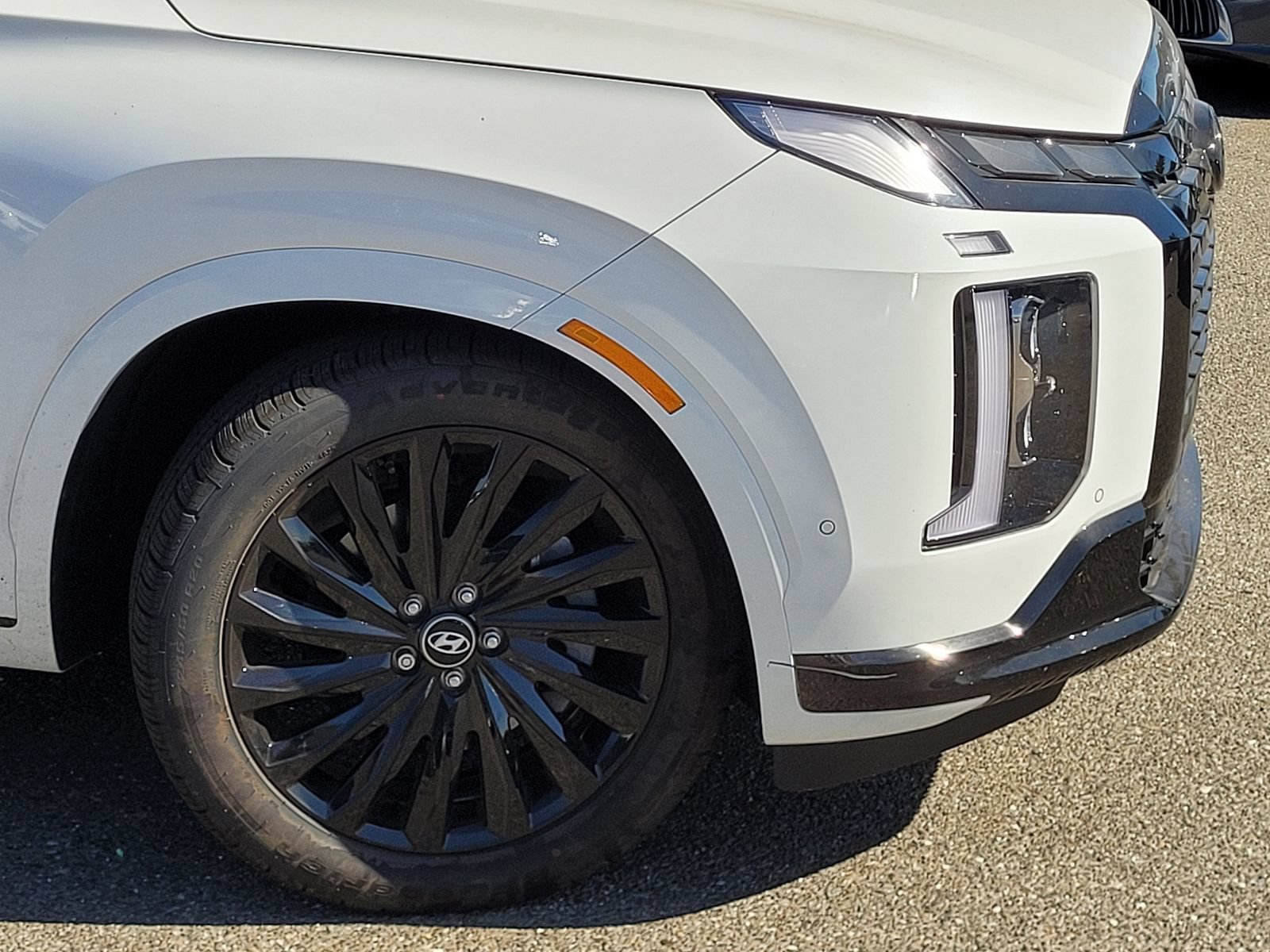 Certified 2024 Hyundai Palisade Calligraphy AWD/4WD image 3