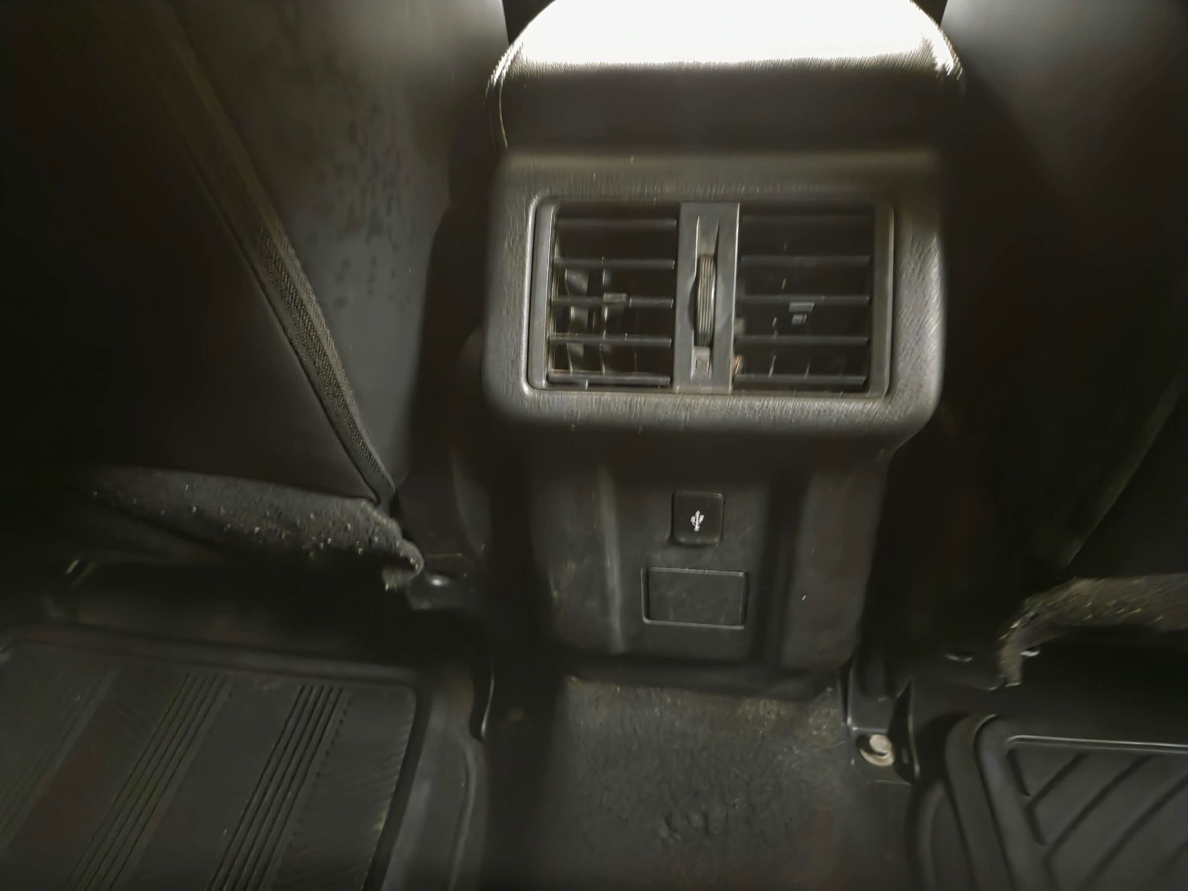 Used 2019 Mitsubishi Outlander SE image 35